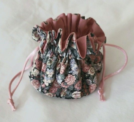 NWT Floral Drawstring Pouch Jewelry Bag