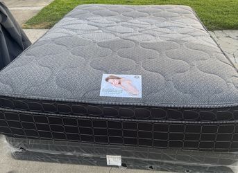 Nice full size mattress set in perfect conditions