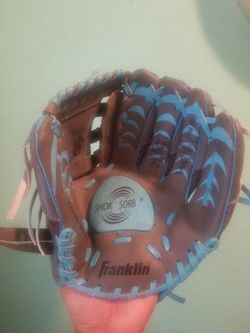 Franklin Baseball glove Right handed..10 1/2 size youth..great condition!