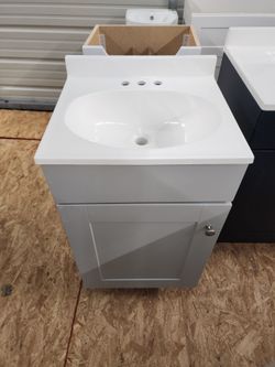 Brand New 18-in Vanity in Light Gray with Withe Cultured Marble Top