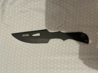 Handcrafted Defender Xtreme Knife