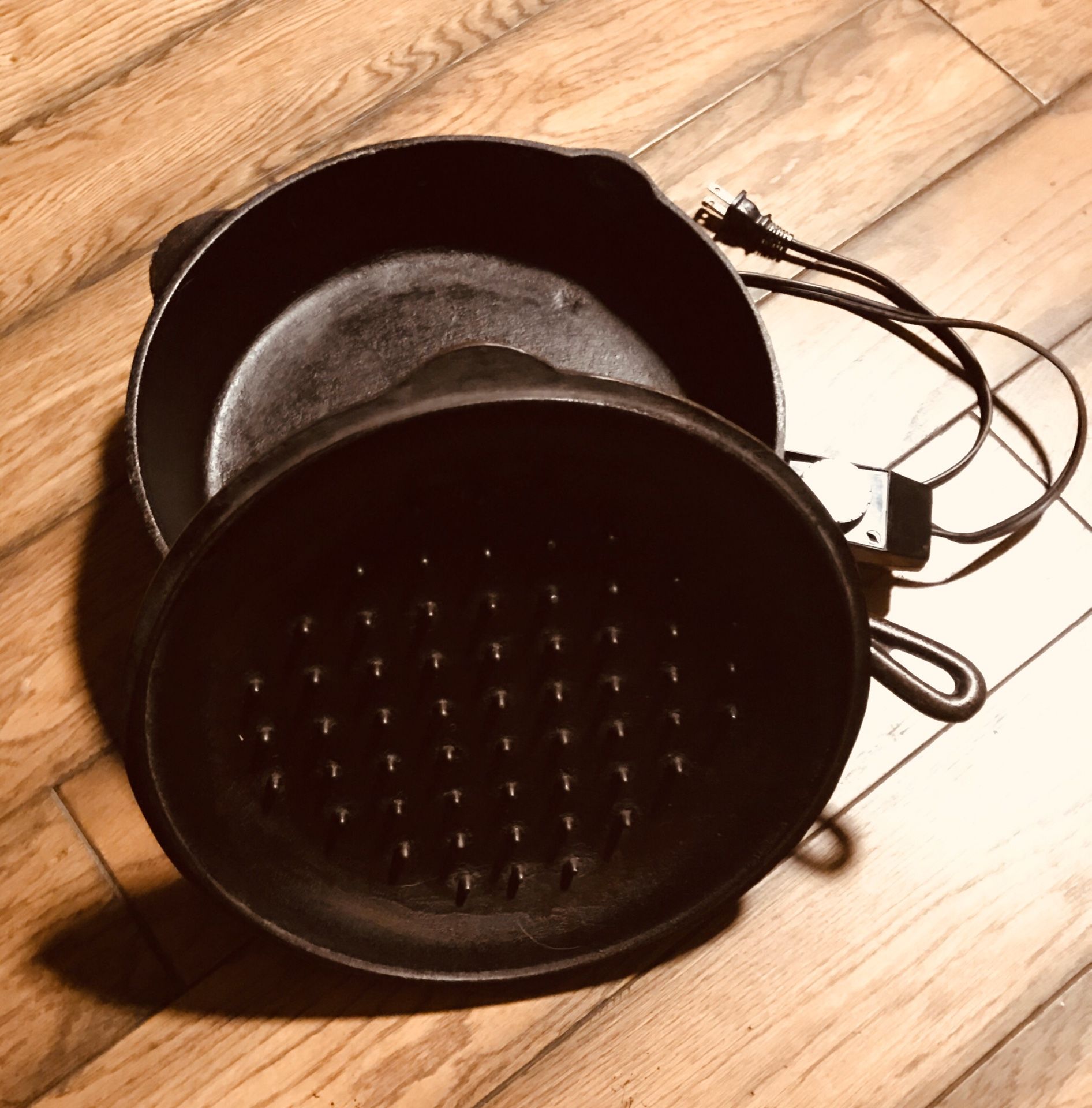 Vintage 1950's Electric Cast Iron Skillet with self basting lid! (Model