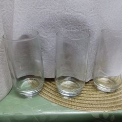 3 Vasos $15