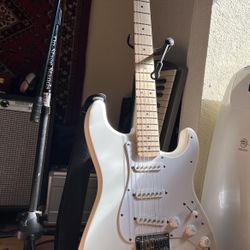 Squier Sonic Stratocaster Arctic White Used 