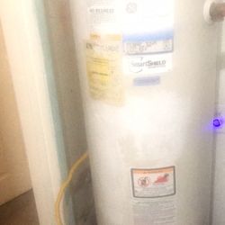 GE WATER HEATER 40gl