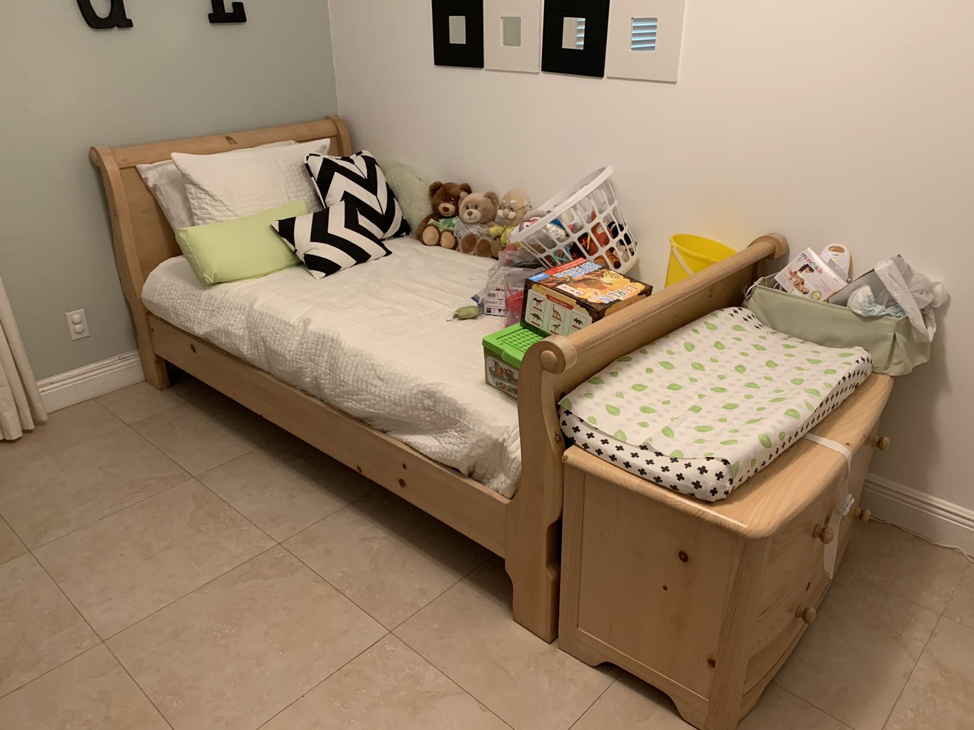 Kid’s Bedroom 3 Piece Furniture Set