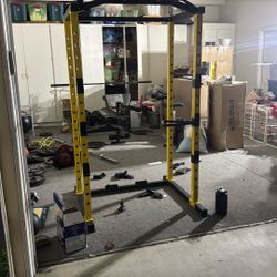 Squat Rack With Dip Bars