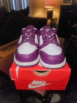 Girl Nike Dunks