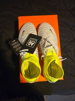 Nike phantom luna 2 elite AG Size 8.