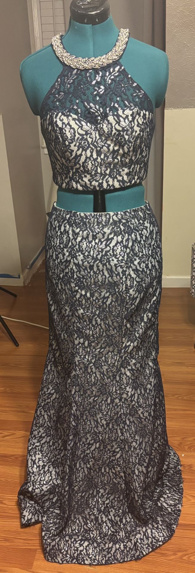 Sequin Hearts By Michelle Two Piece All Over Lace Navy Party Cocktail Dress,Top size 5, Skirt Size 7