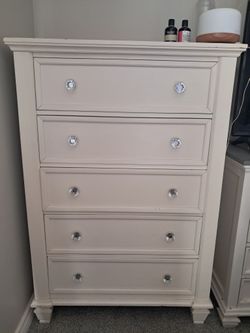 White Tall Dresser -140$-OCEANSIDE-diamond Knobs