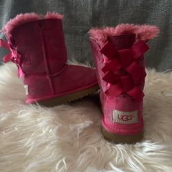 Pink Toddler Size 9 Uggs. 