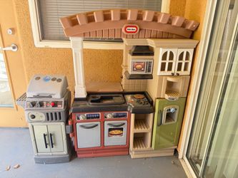 Kids kitchen play set