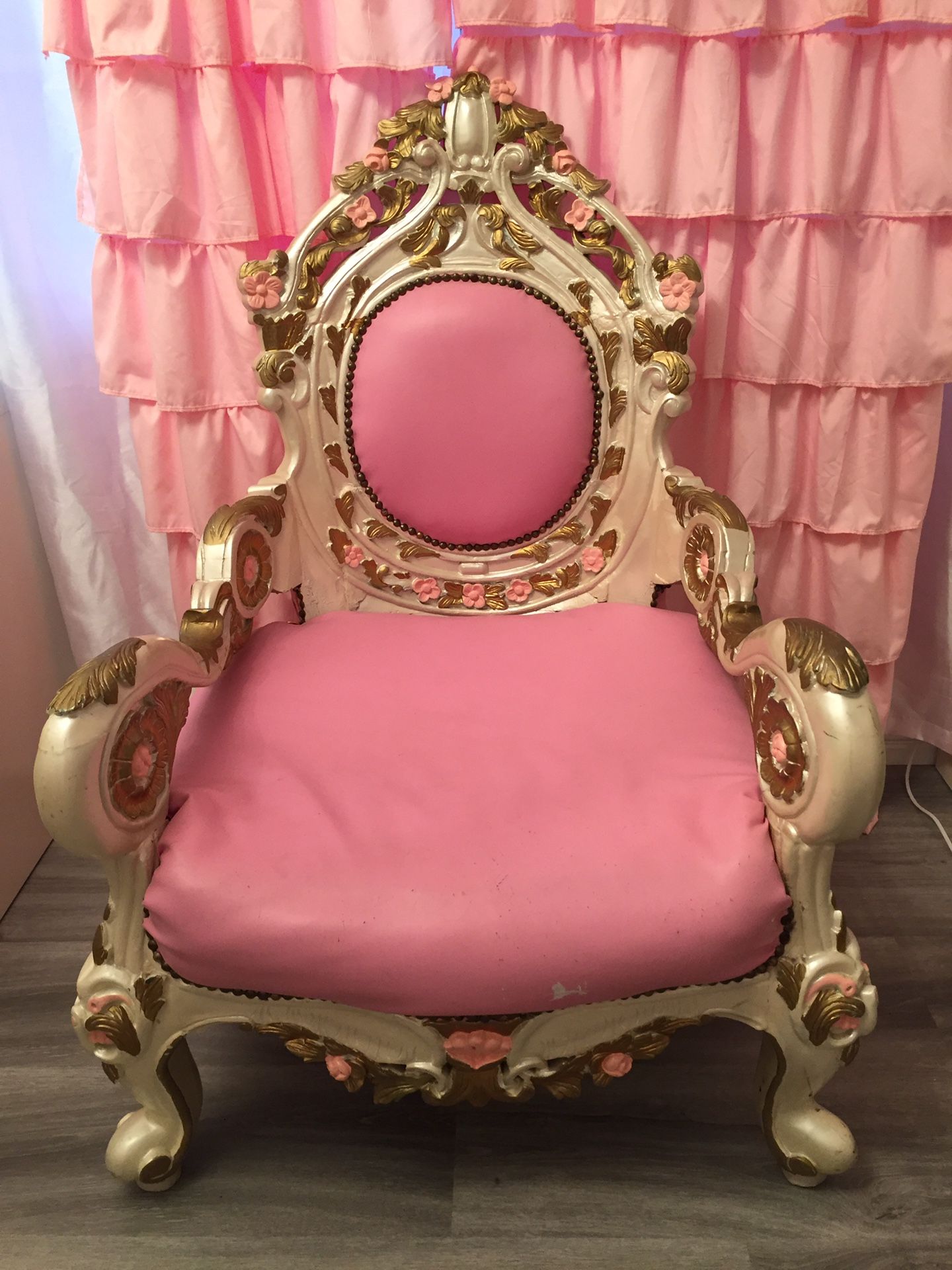 Pink throne 2024 chair for sale
