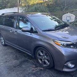 2017 Toyota Sienna
