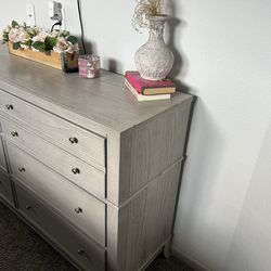 King Platform Bed And Dresser No Mattress Included