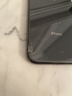 iPhone X 256gb unlocked (cracked back)