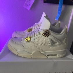 Air Jordan 4 Metallic gold size 10.5