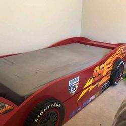 Lighning McQueen Bed