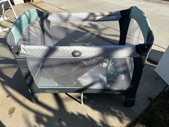 Graco Playpen excellent like new condition