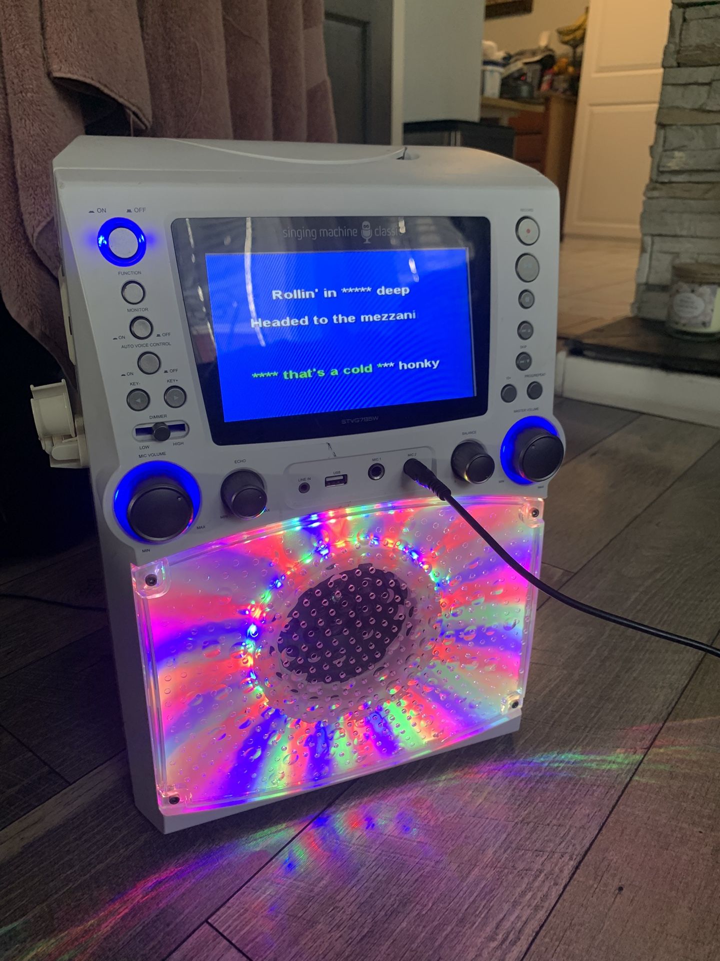 Singing Machine Classic Kareoke Machine