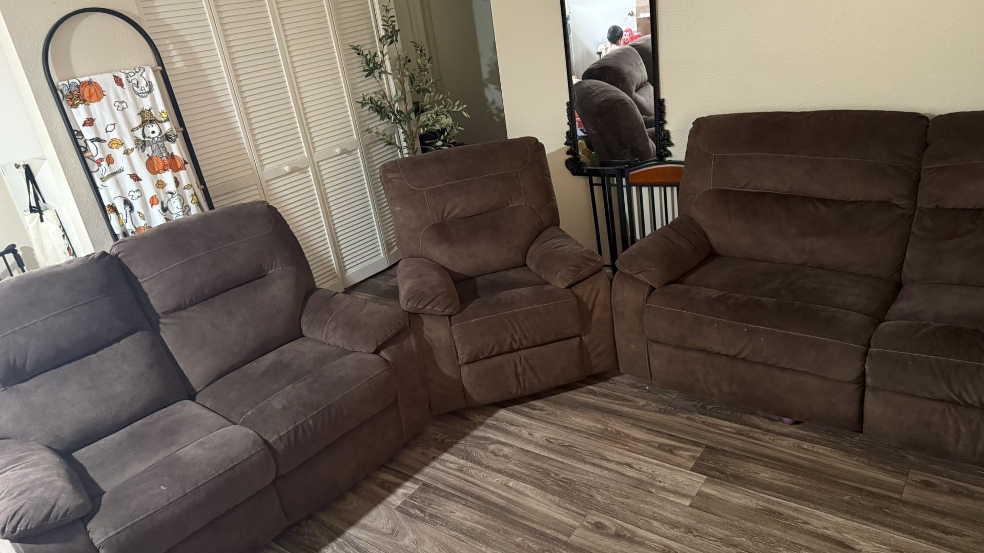 Brown Recliner Couch Set With Lazy Boy