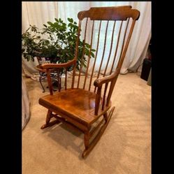 Solid Wood Rocking Chair