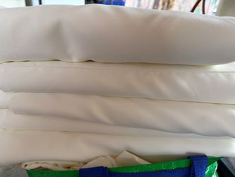 Round polyester tablecloths