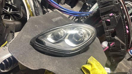 2016 2018 porche macan driver side headlight