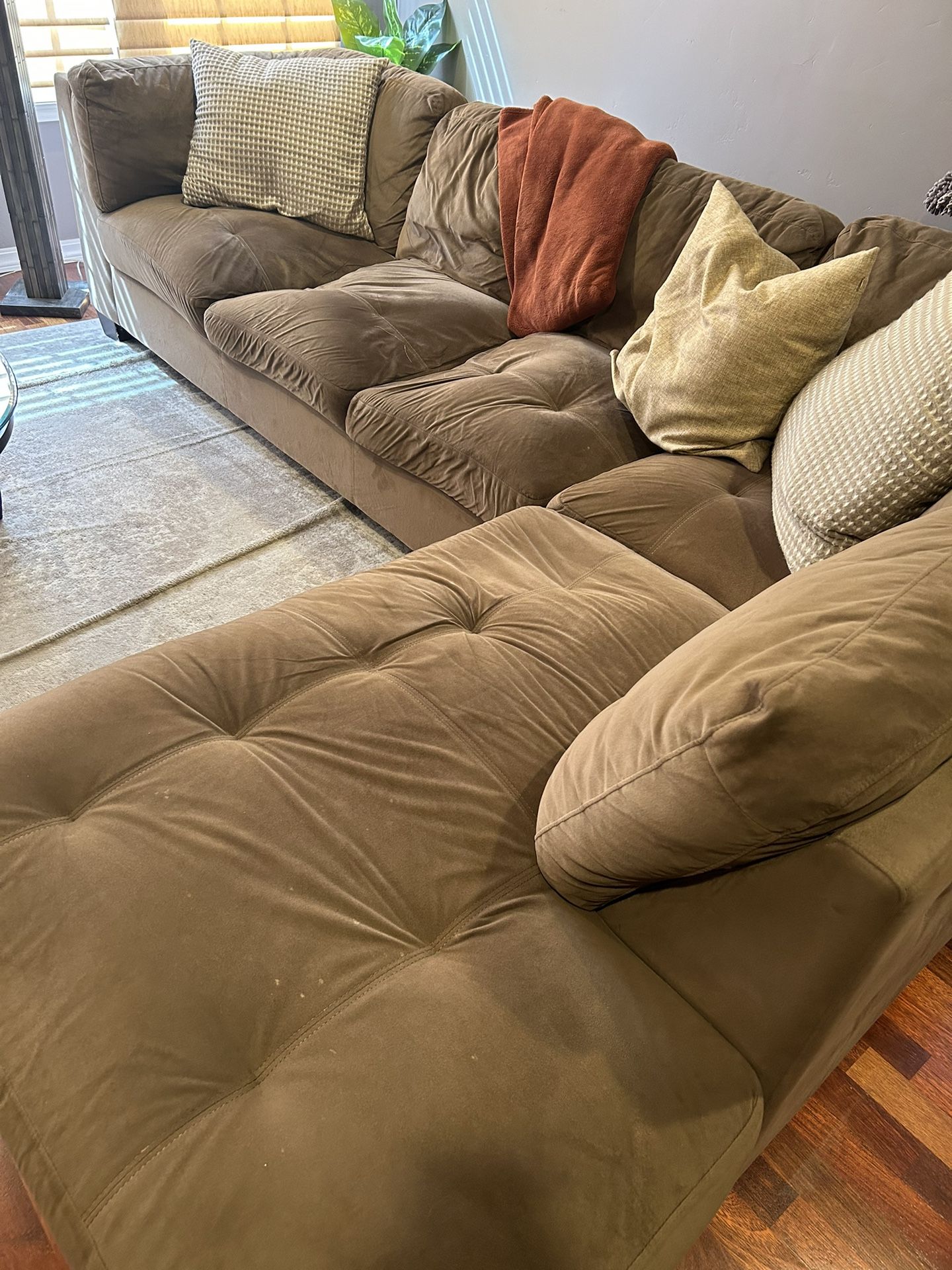 Sectional Couch with Ottoman 