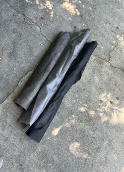 Landscaping cloth weed barrier
