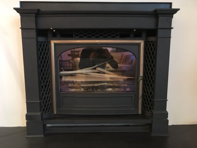 Vermont Castings WinterWarm 1280 Fireplace for Sale in Williamsburg, MI -  OfferUp