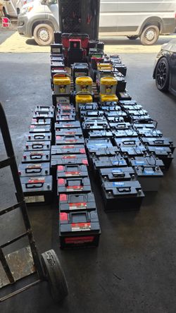 Car Battery 24f H5 34 78 65 48 49 47 H6 H7 51r 94r 86 H8 H9 Truck SUV And Car Batteries with Warranty. $60 + Core. Bateria para cualquier carro COVINA