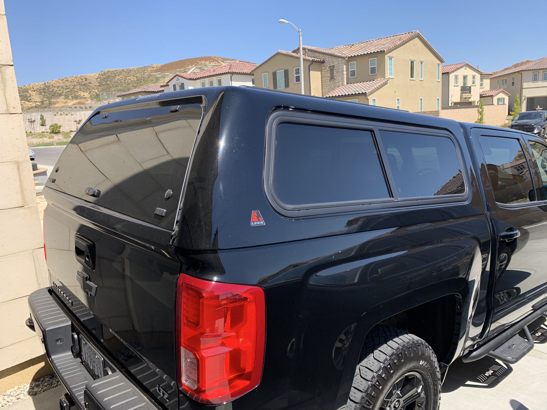 Leer 100XR Camper Shell for Sale in Santa Clarita, CA OfferUp