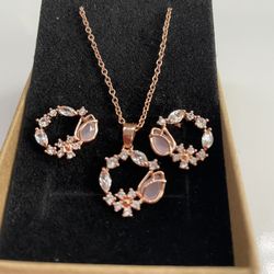 Rose Gold Plated Halo Necklace Set
