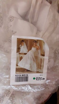 Wedding dresses and quince dresses.