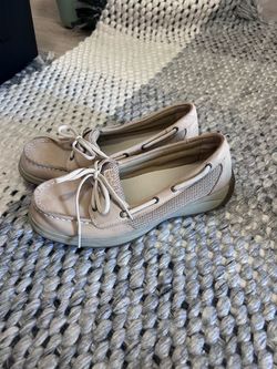 Sperry Top-Sider Boat Shoes 6M youth (around 8 women’s)