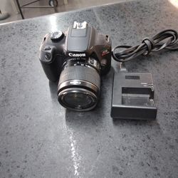 Canon T100 Camera 
