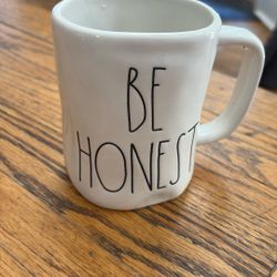 RaeDunn   Be Honest  Mug
