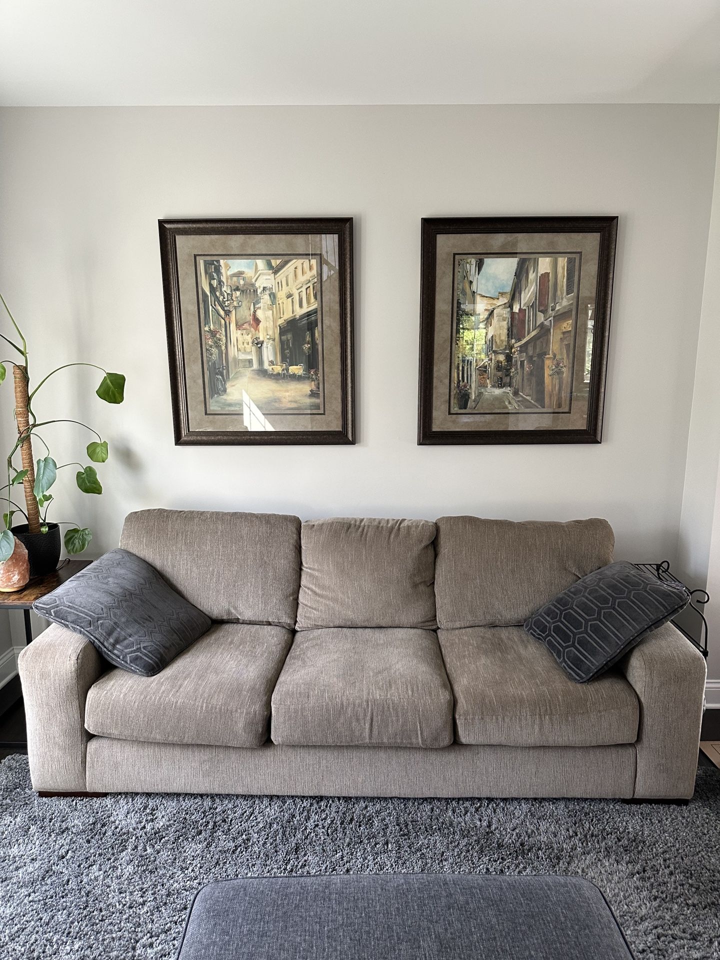 Couch 95L x 40D x 34H