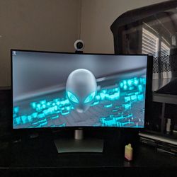 Alienware R15 Gaming PC — Ryzen 9, RTX 4080, 32gb Ram + 32" Curved Monitor 