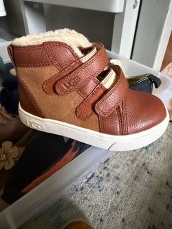 UGG