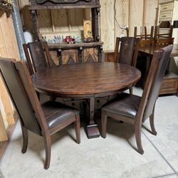 Dining Table W/ 4 Chairs 