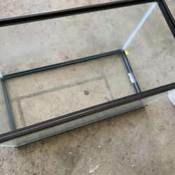 10 Gallon Tank For Lizards Snakes Fish Or Turtles (SHOOT SOME OFFERS‼️)