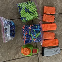 Lot Of Nerf Guns And Bullets (price negotiable)