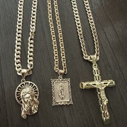 2 Cuban Chain In Gold Plated And 1 Mariner Chain In Gold Filled