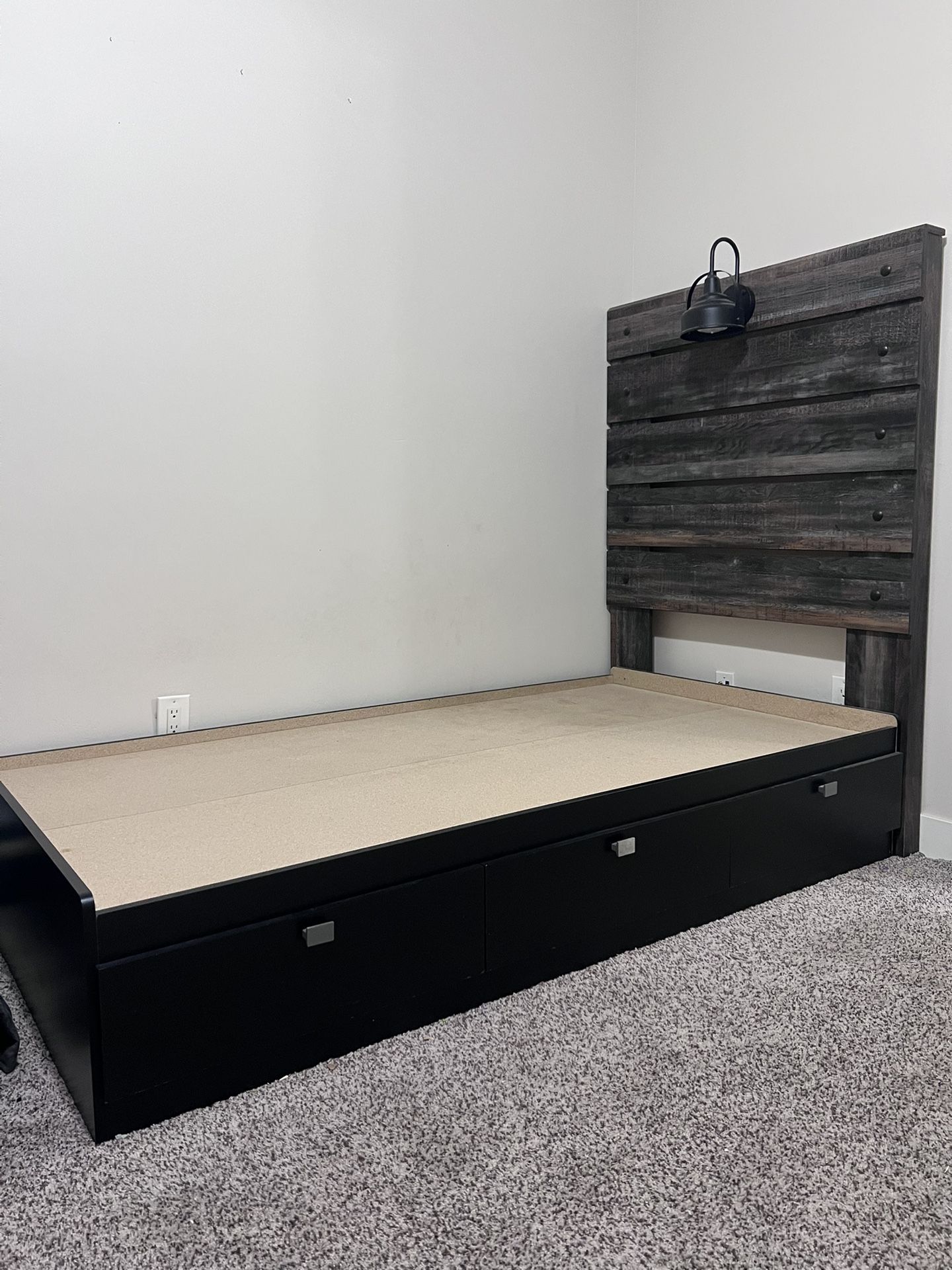 Twin bed With Mattress