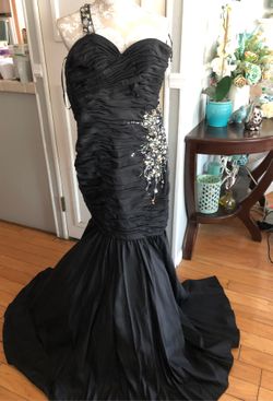 Black dress mermaid style