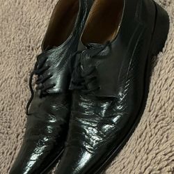 Men’s Shoes / 11