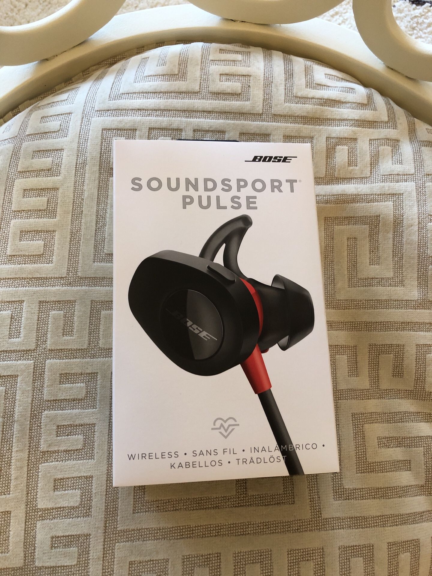 New In Box Bose Soundsport Pulse Wireless Earphones